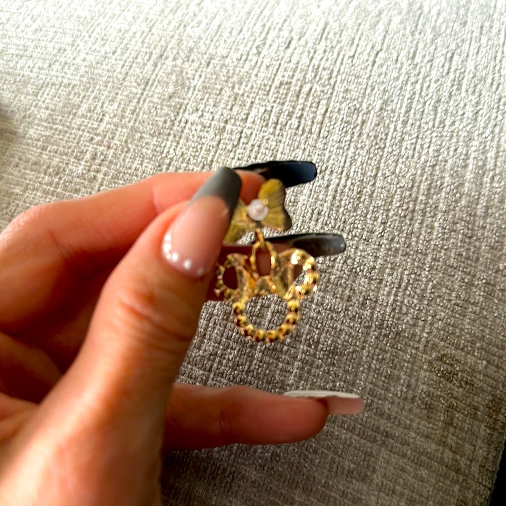 BRAND NEW Disney Gold Rhinestone Minnie Mouse Pierced Earrings Fashion jewelry - Picture 2 of 2